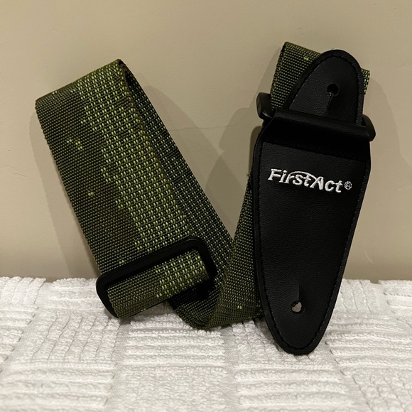 New First Act Guitar Strap Army Green 🤩 with Lime Stitching - Picture 2 of 11